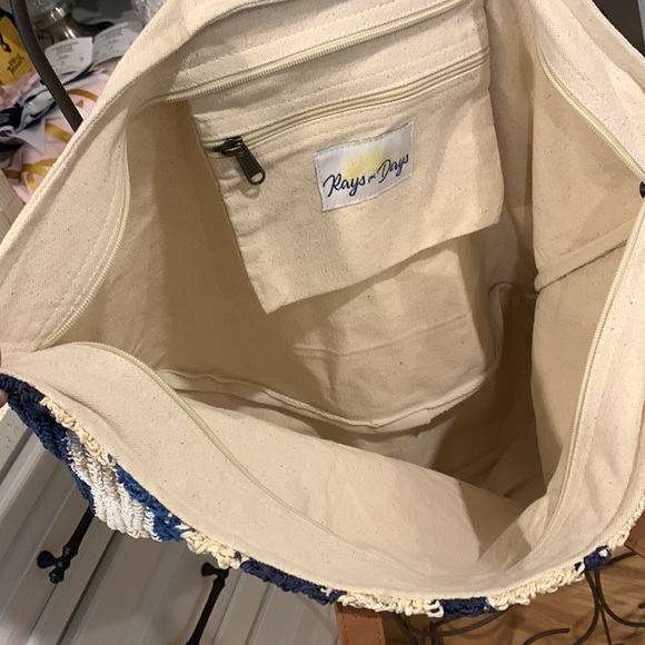 Straw Tote - Picture 6 of 10